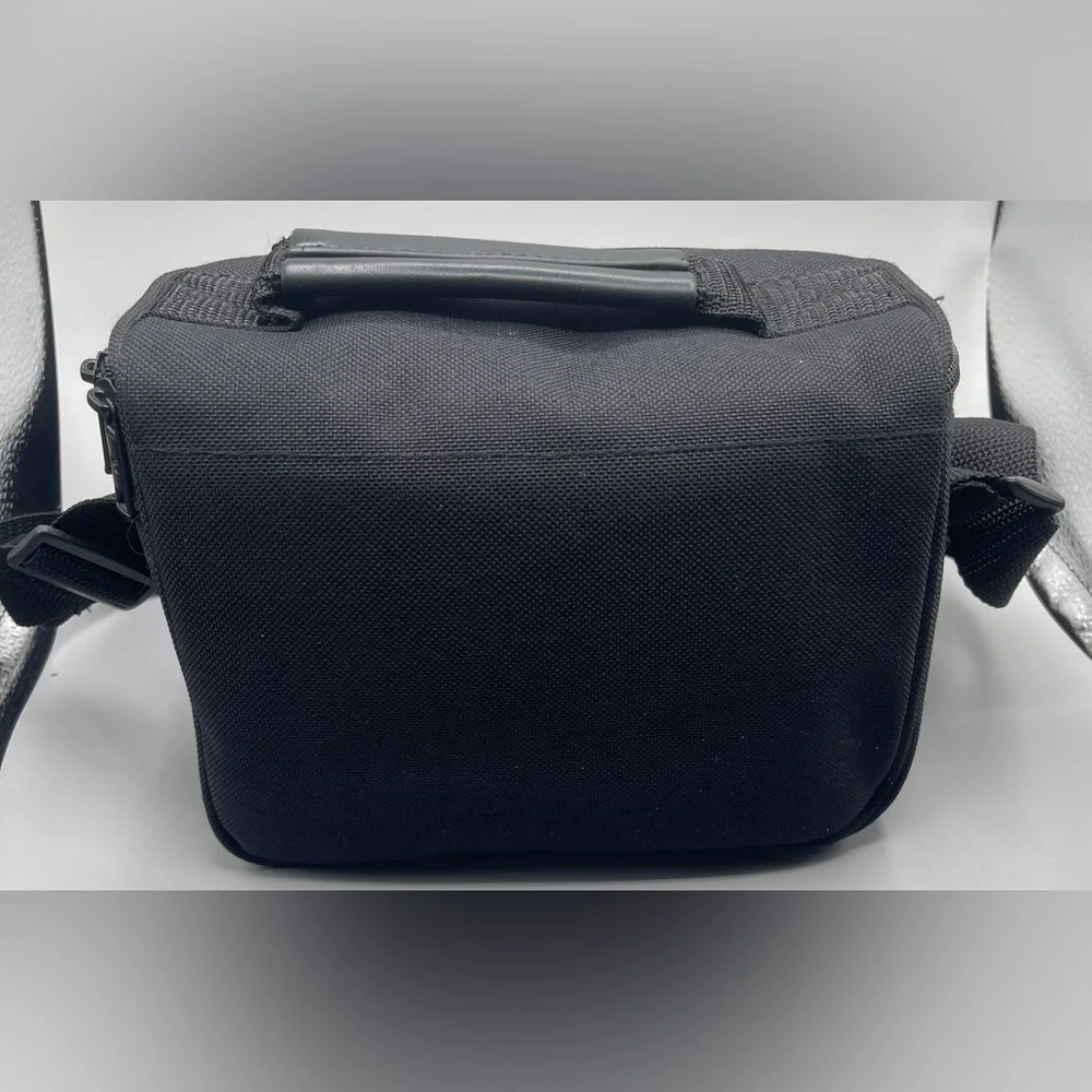 Samsonite Photo/Video Camera Bag with Adjustable Shoulder Strap